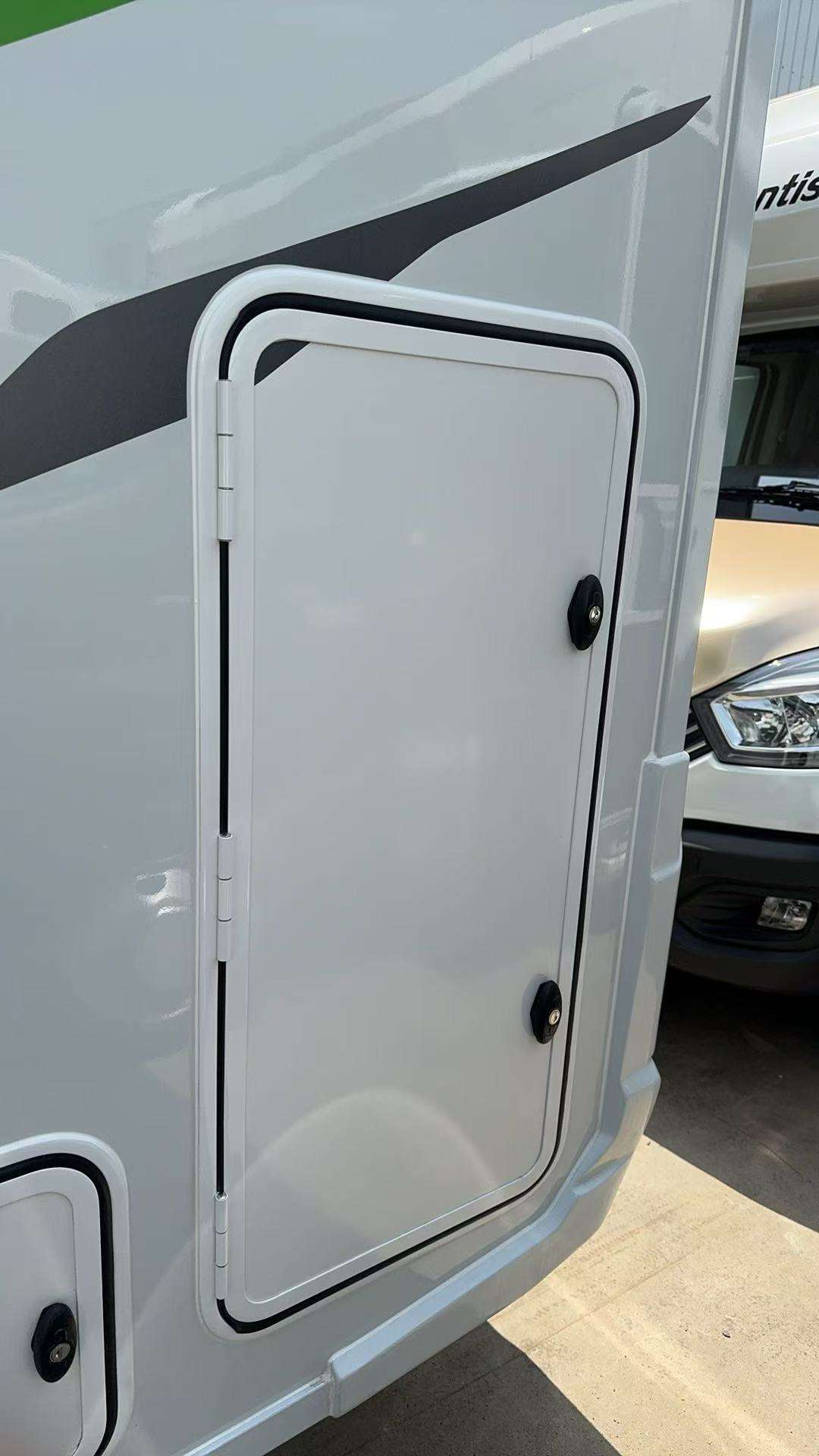Puerta de acceso de aluminio p - Luggage reseña y precio